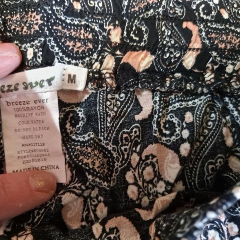 Breeze Ever Shorts With Tan‎ Designs Size M - Picture 2 of 3